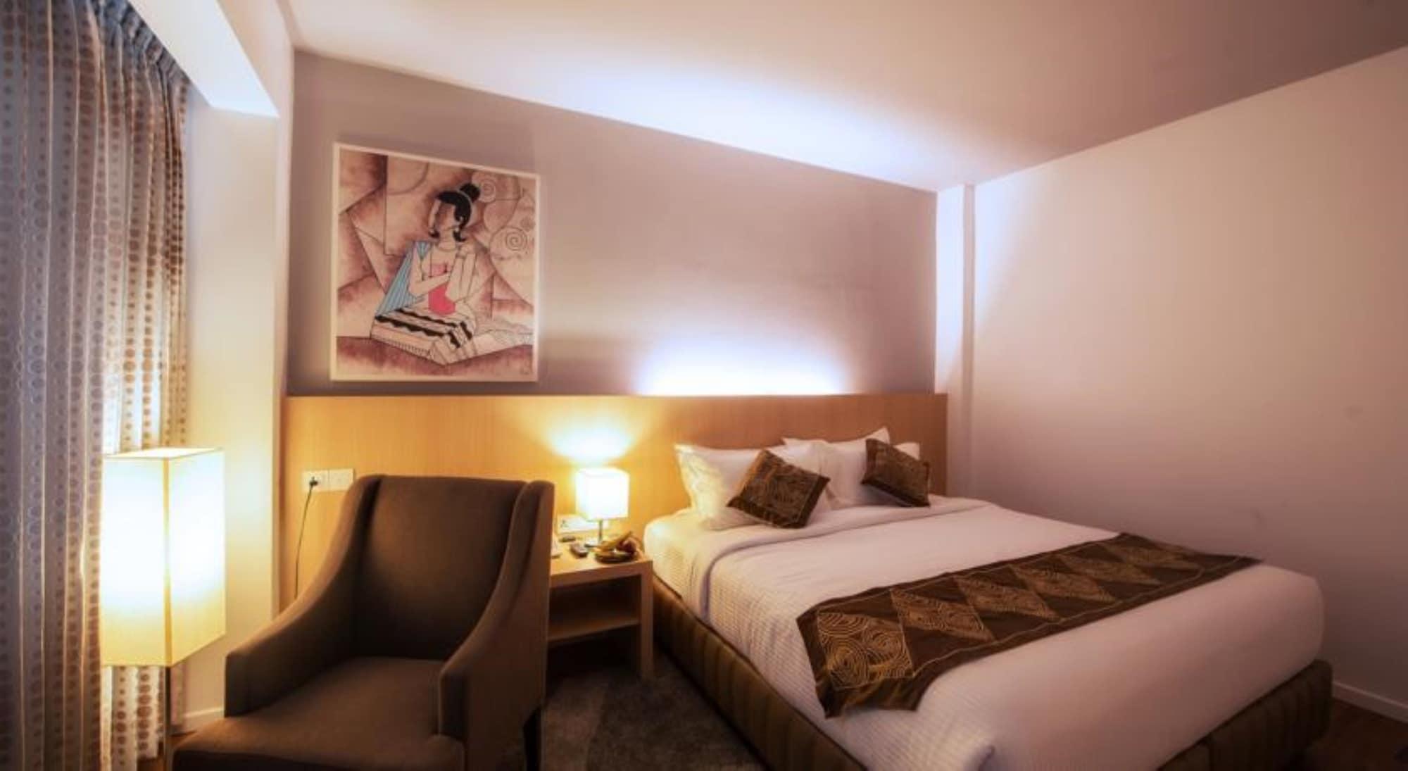 Wyne Hotel Yangon Esterno foto