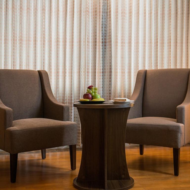 Wyne Hotel Yangon Esterno foto