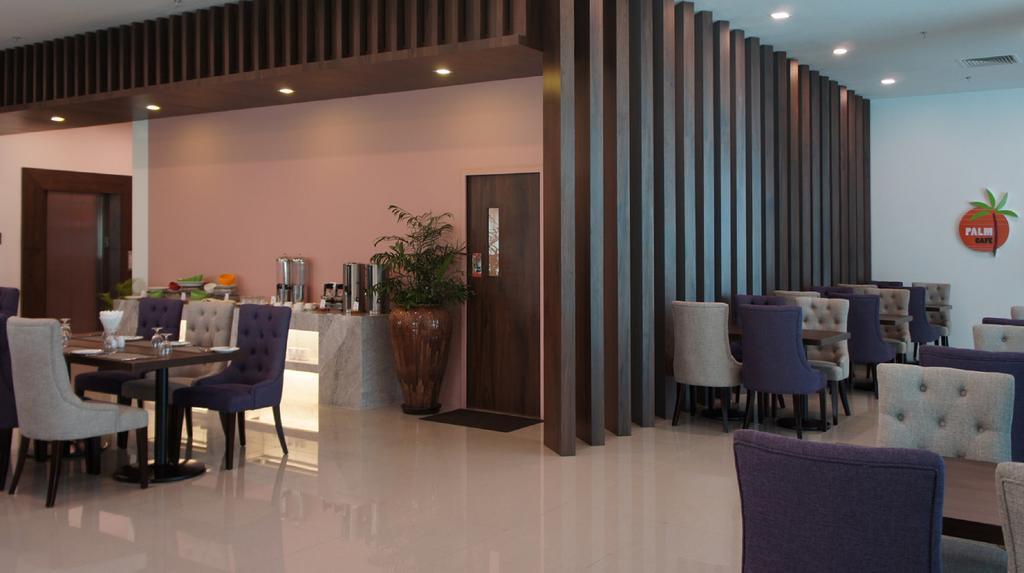 Wyne Hotel Yangon Esterno foto