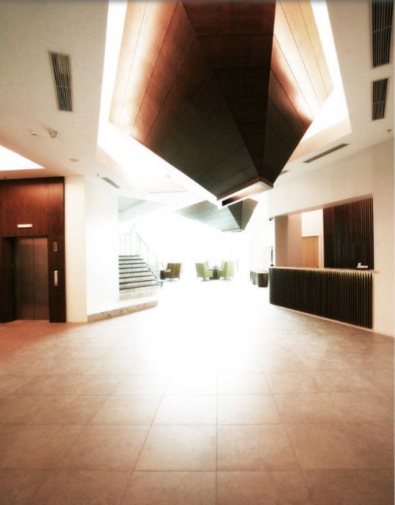 Wyne Hotel Yangon Esterno foto