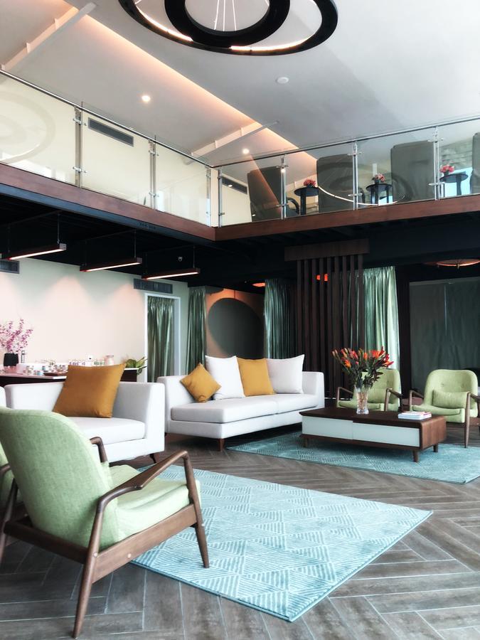 Wyne Hotel Yangon Esterno foto